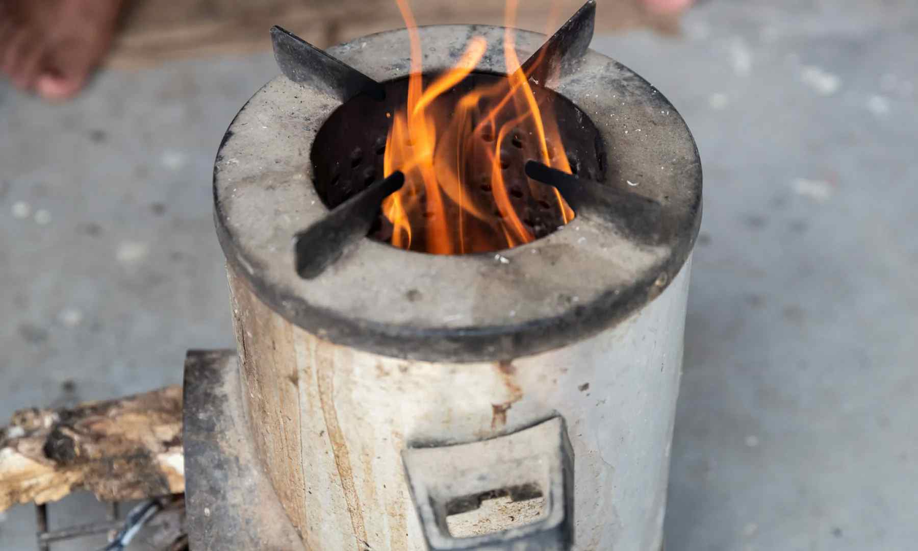 Implementing Energy Efficient Cookstoves to Households in Uganda